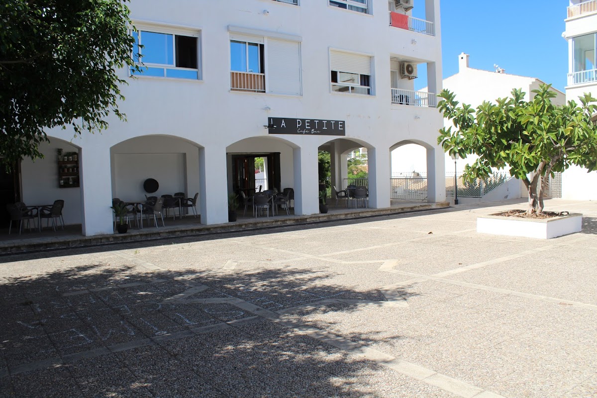 La Petite Café Bar - Foto 3