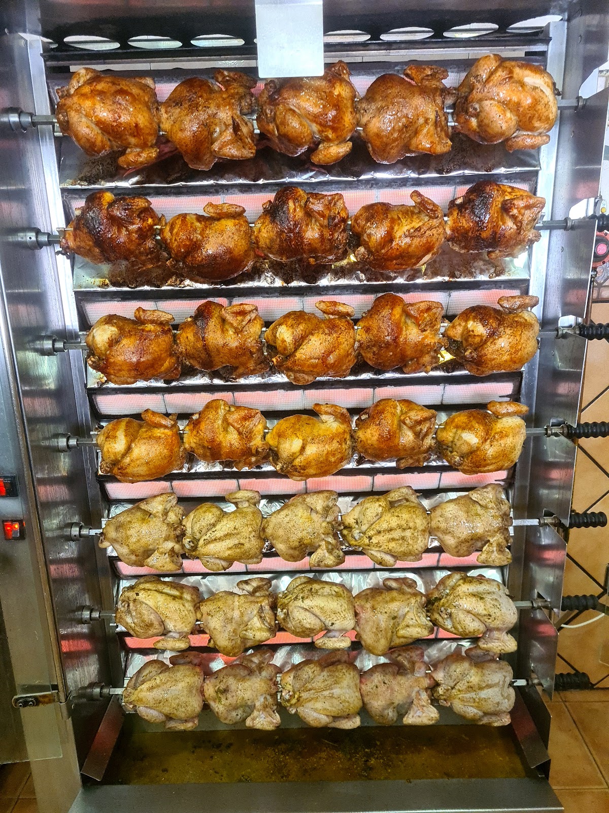 Asadero de pollos el sabor y comidas para llevar - Foto 1