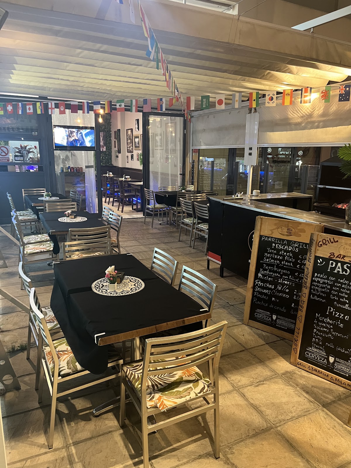 “Mister Pinchos”, ANGUS STEAK HOUSE + Pizzas and Pastas - Foto 1