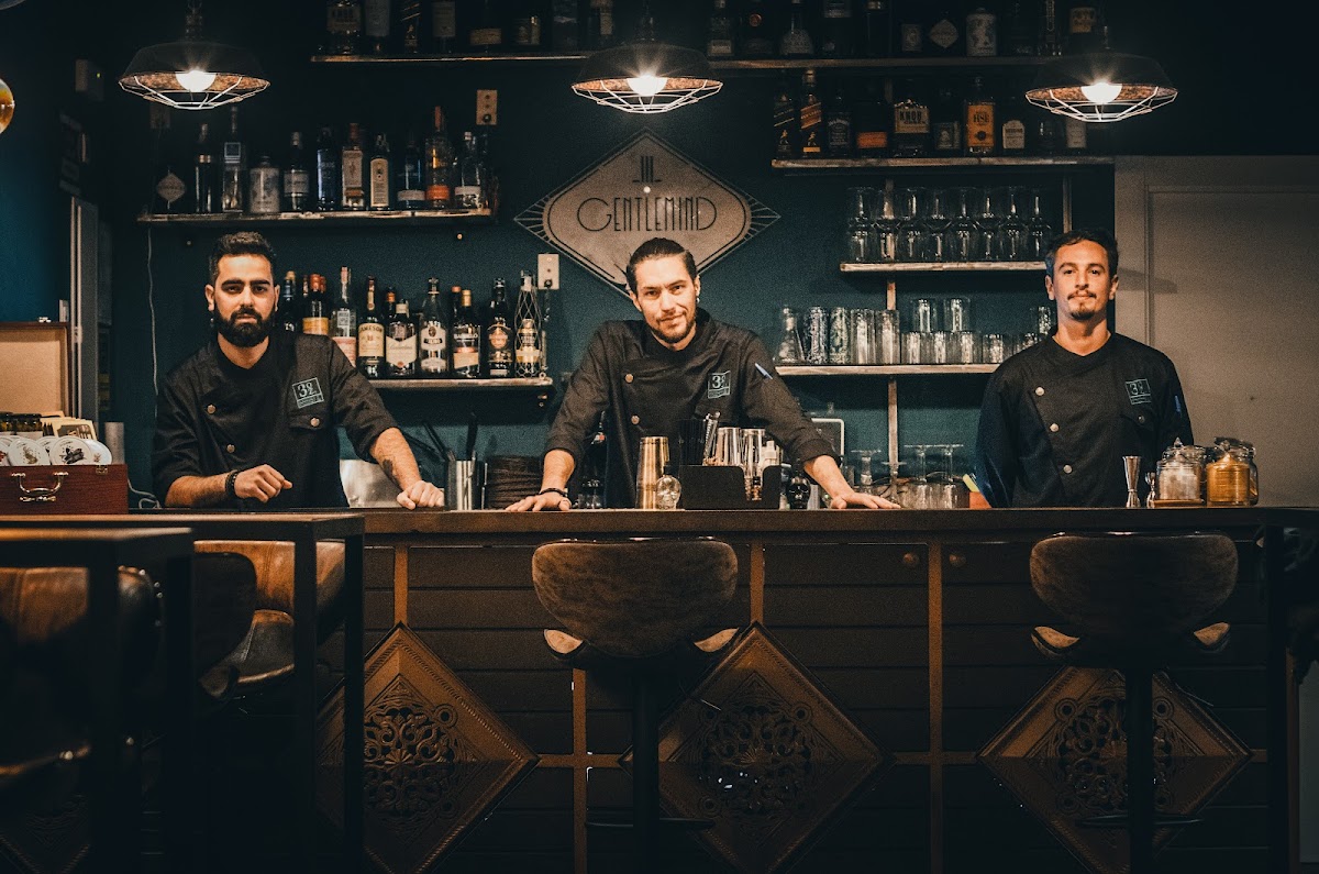 3 onzas Cocktail Bar