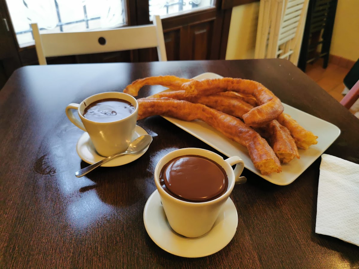 Churreria Cafeteria L'Empedra - Foto 2