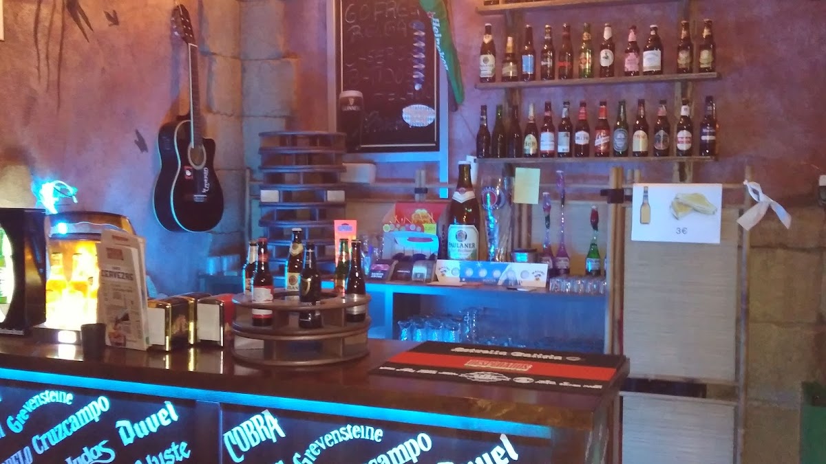 Cervecería Pub La Caverna - Foto 4