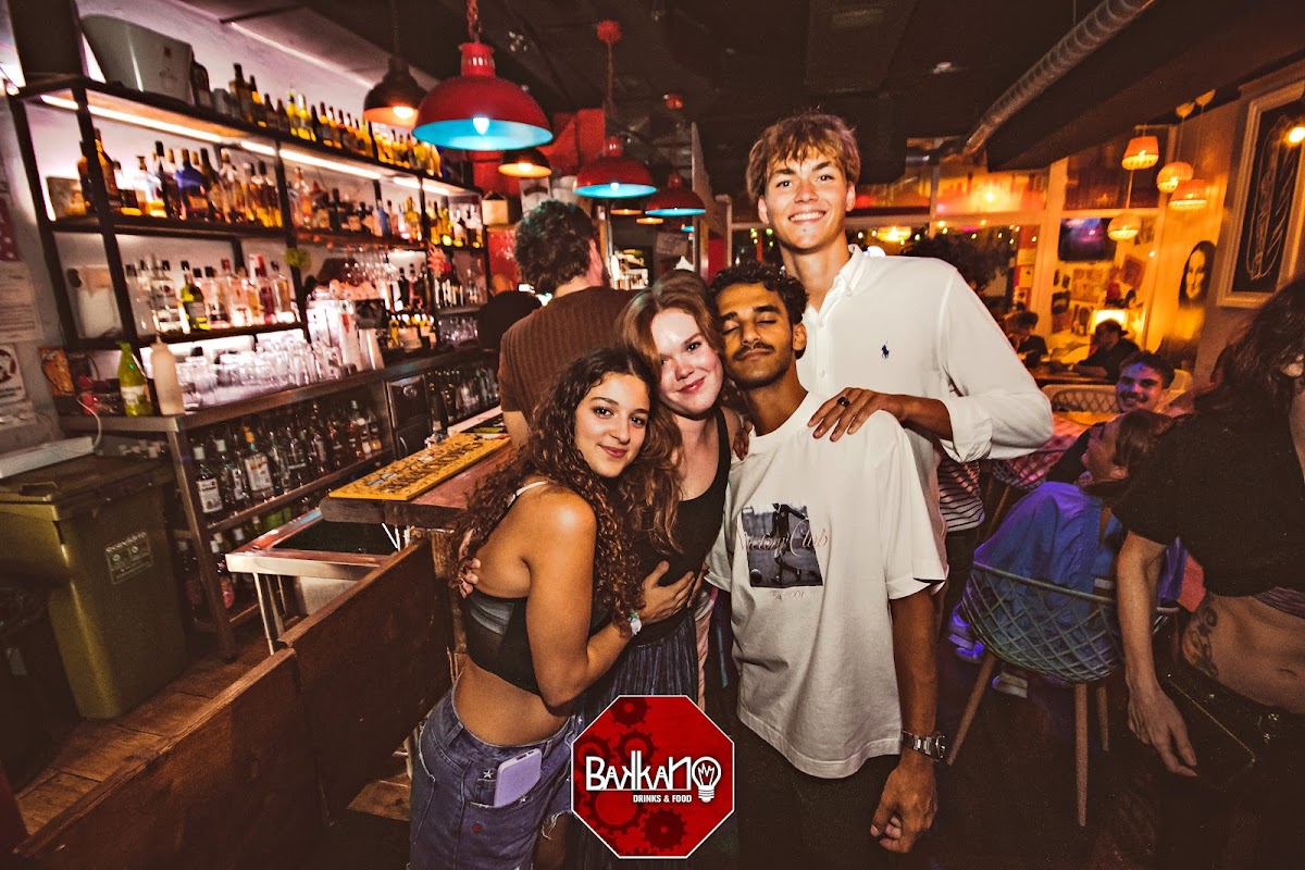 BAKKANO DRINKS & FOOD - Foto 1