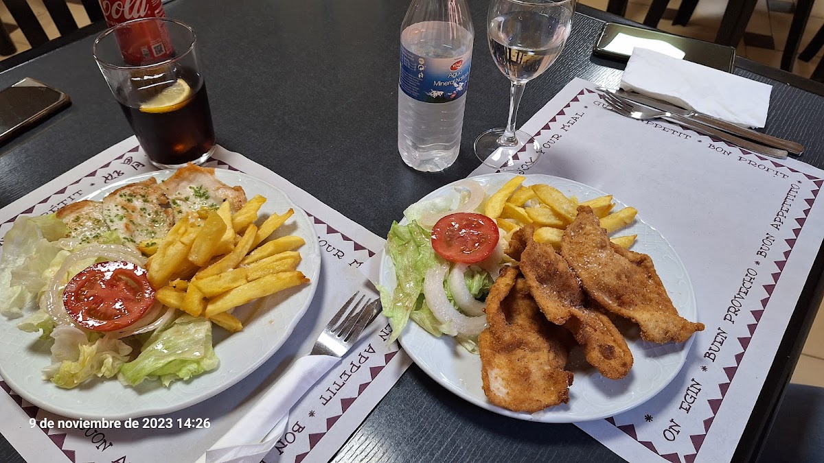 Cafetería Colegio Mayor Ramón Acin - Foto 4
