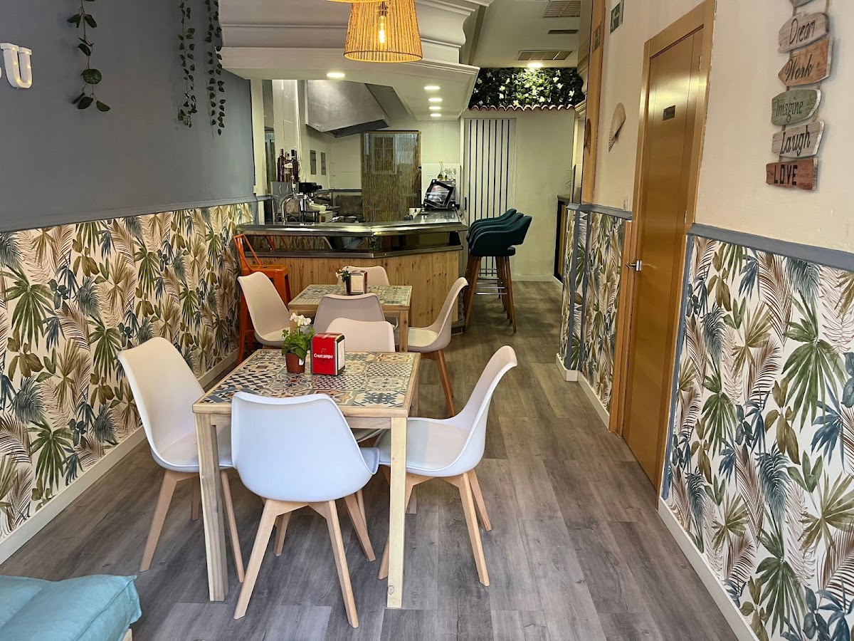 Latino Cafe - Bar - Merú