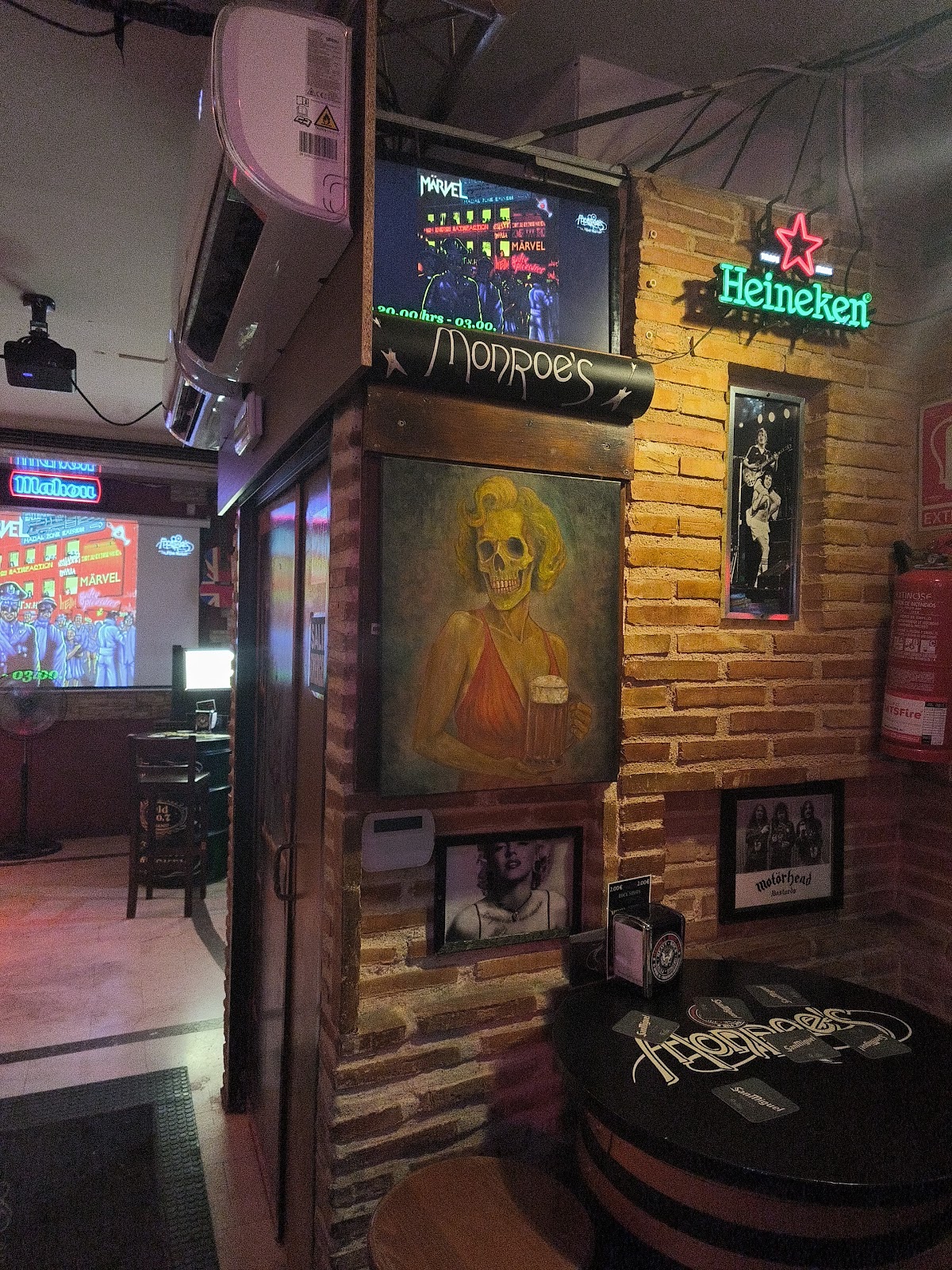 Monroe's Rock Pub - Foto 4