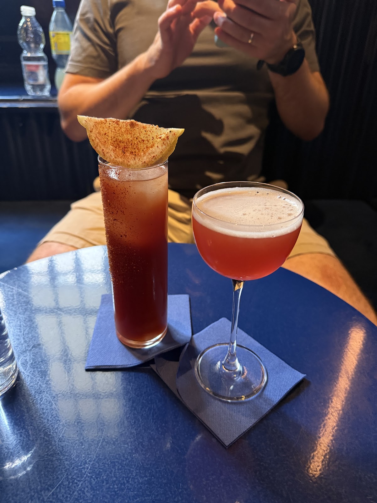 Naked and Famous Cocktail Bar - Foto 4