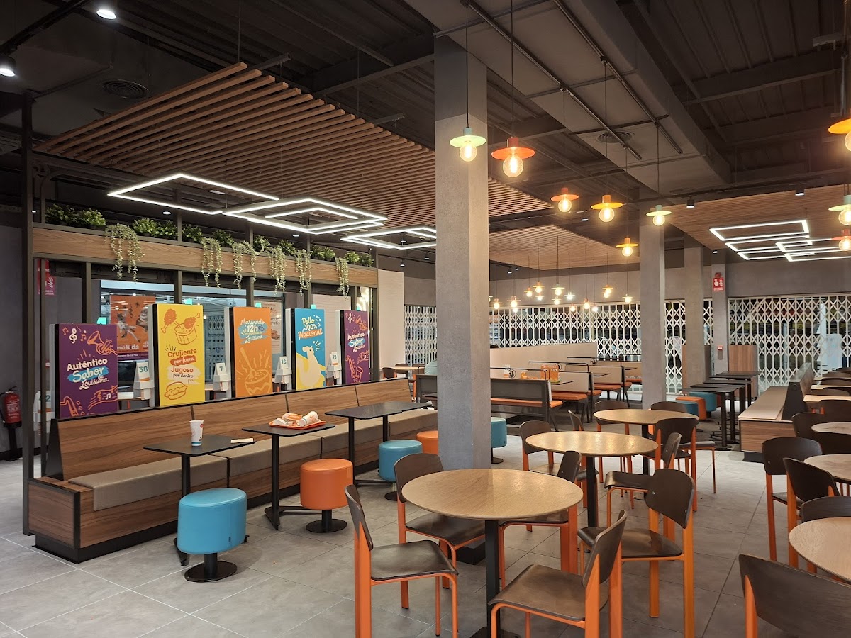 Popeyes Famous Louisiana Chicken - Foto 2