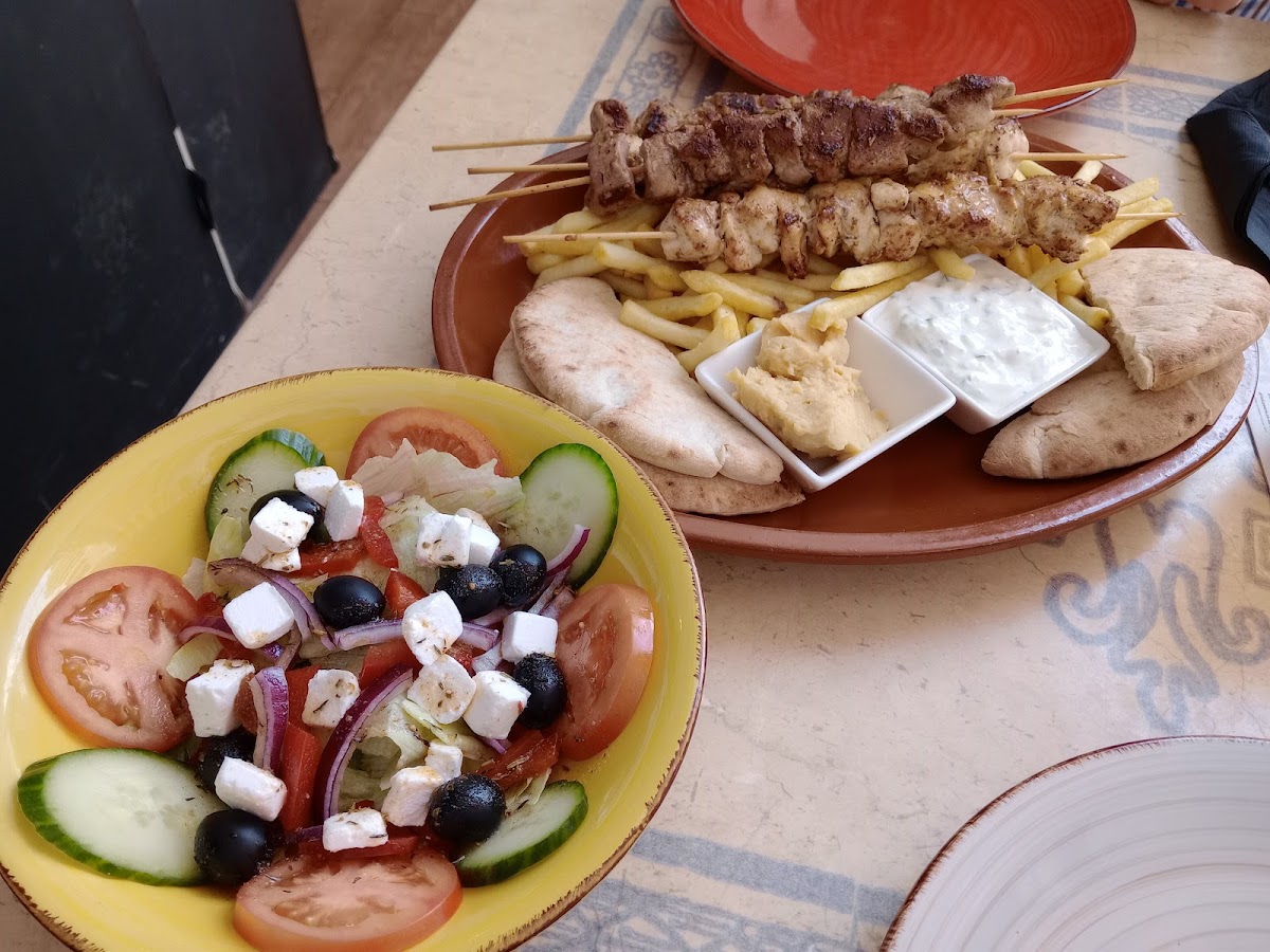 Louie's Bar & Lounge - Foto 2