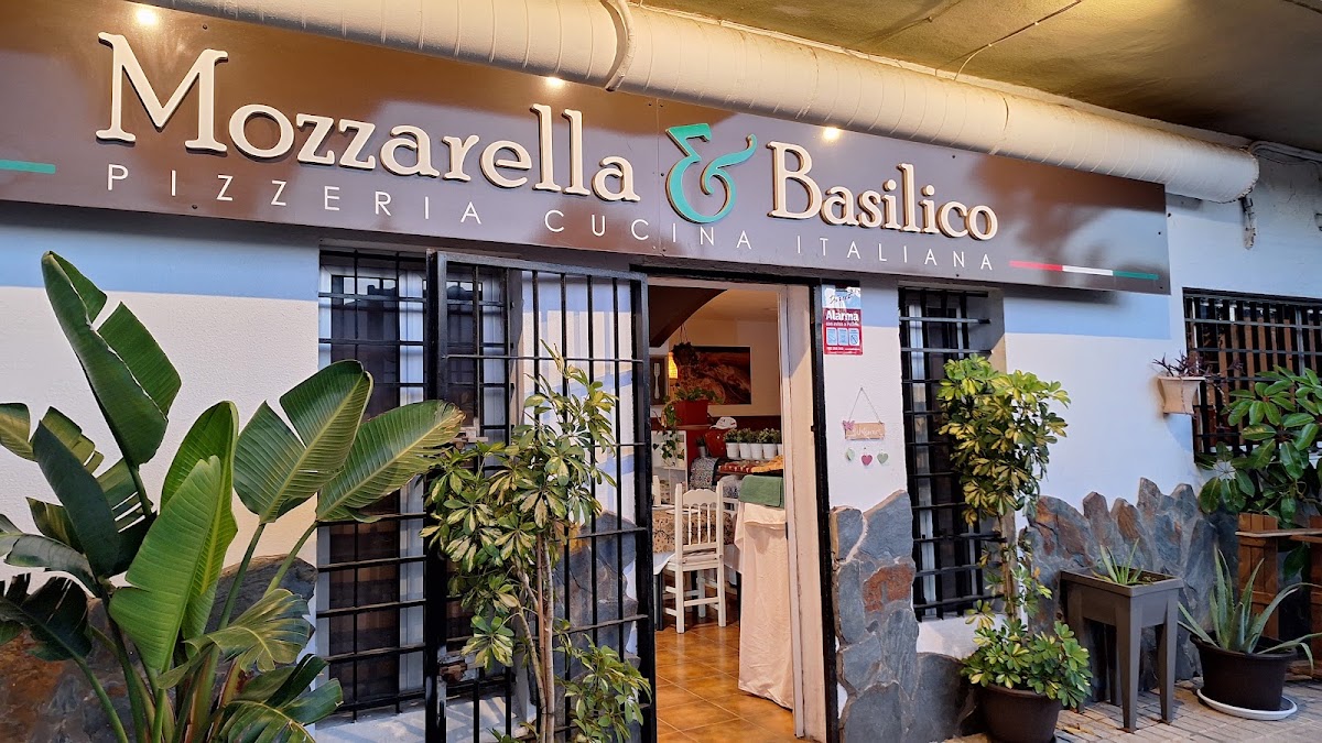 Restaurante Pizzeria Mozzarella e basilico - Foto 1