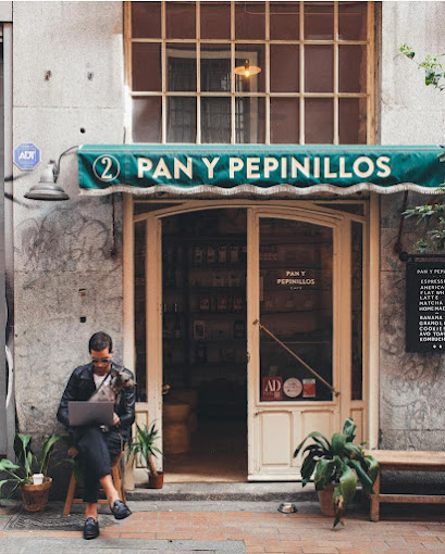 Cafeteria Pan y Pepinillos Café (Madrid Desayunos & Brunch)