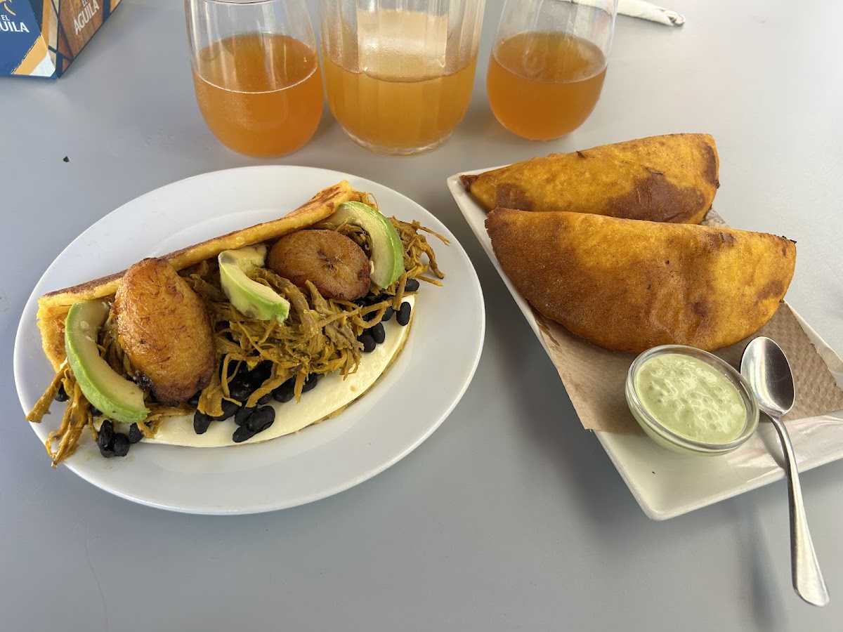 Bar cafeteríaVenetur comida venezolana en puerto de sagunto - Foto 3