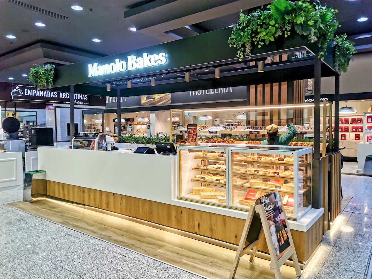 Manolo Bakes
