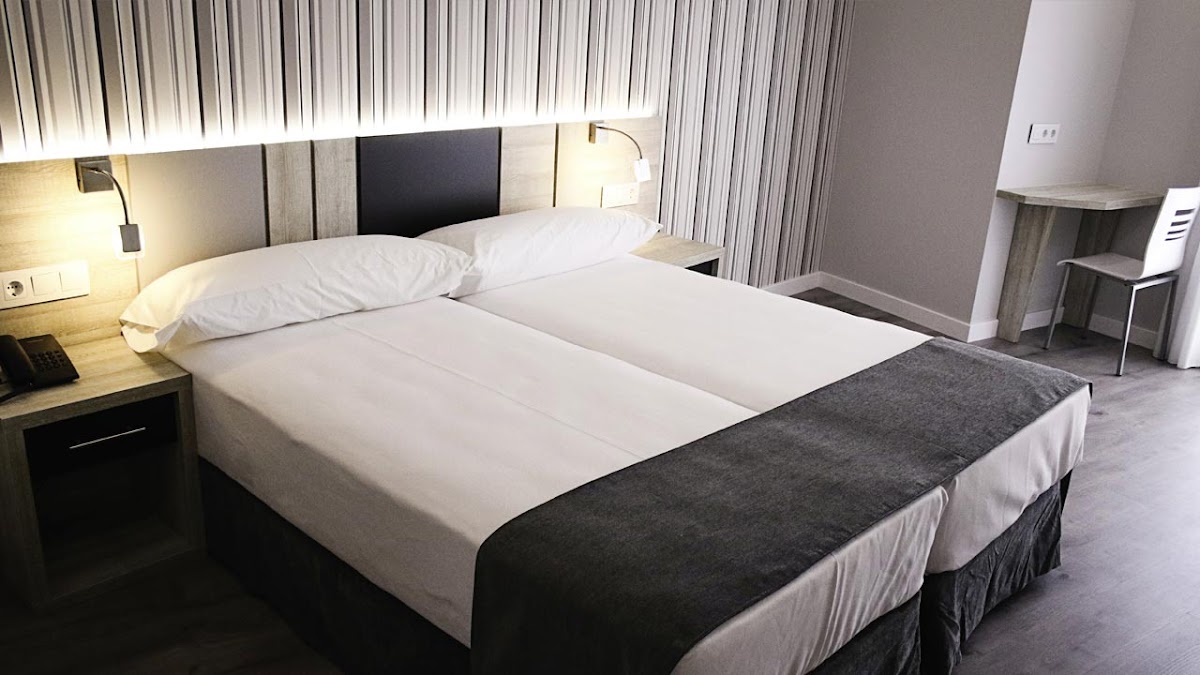 Hostal Parque Florida Ciudad Rodrigo - Foto 2