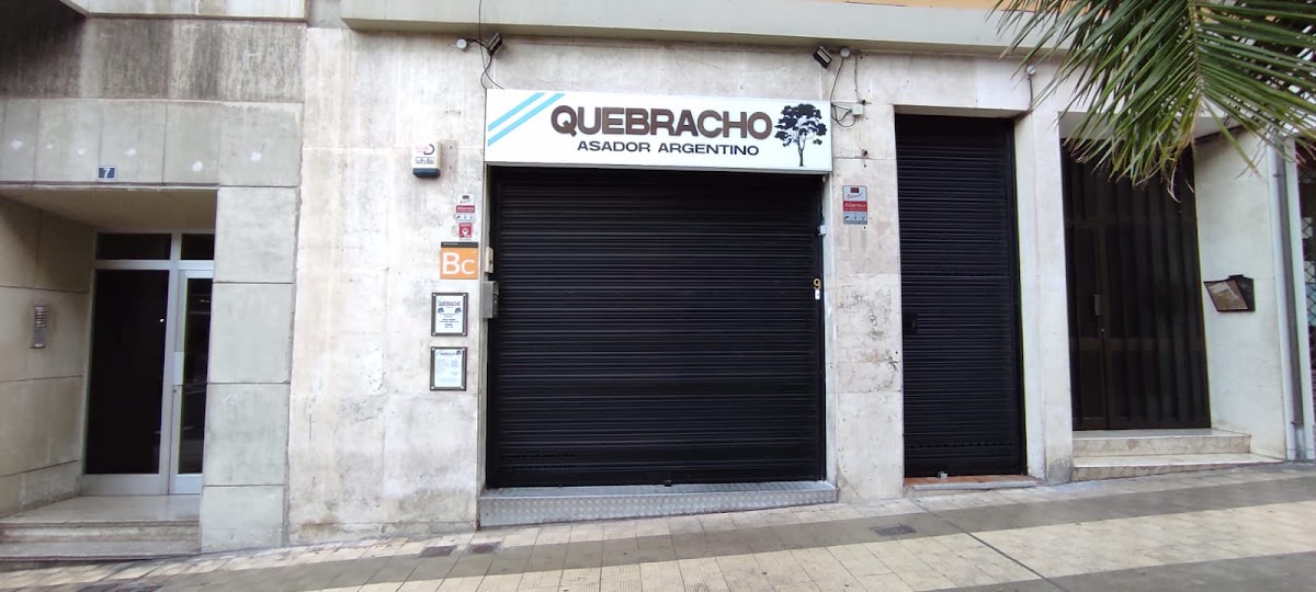 Quebracho asador, parrilla