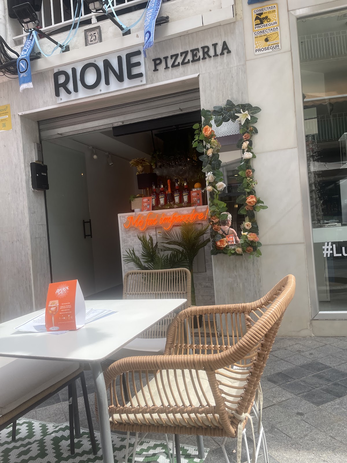 Pizzeria cocteleria Rione