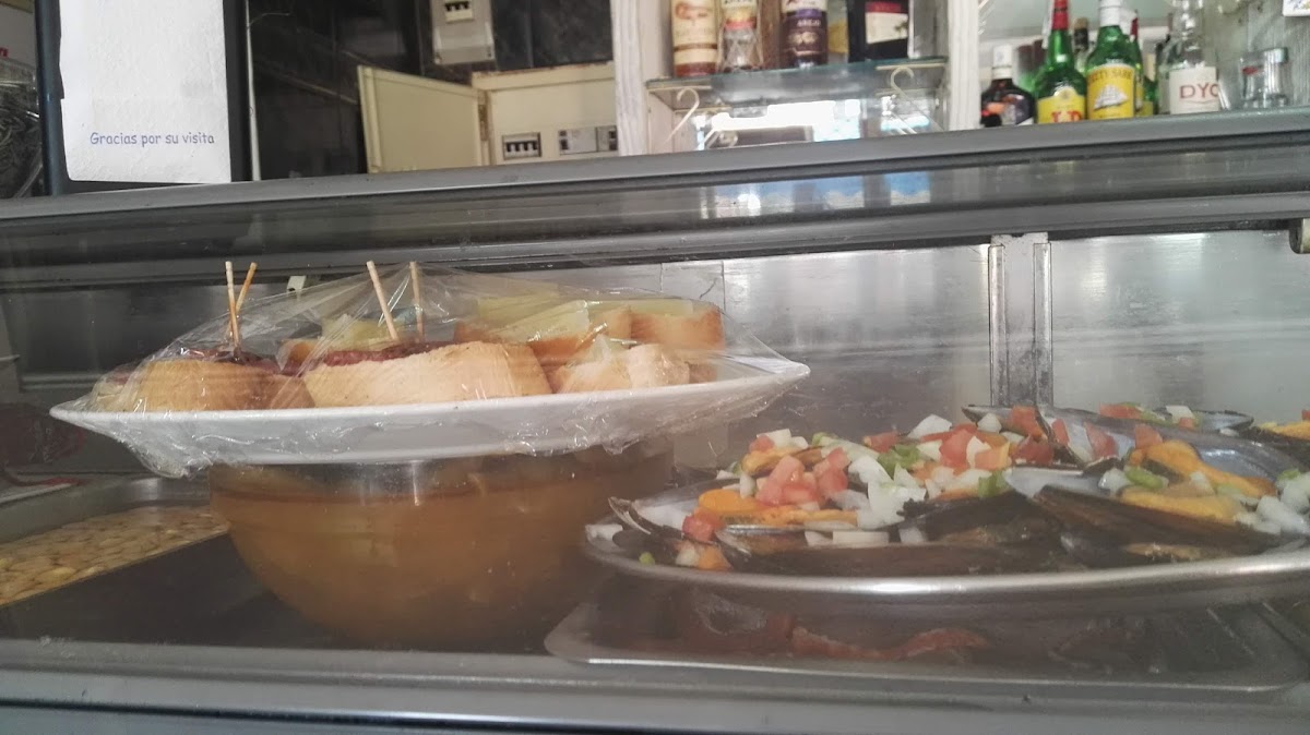 Cafetería-Cervecería Donde Paco - Foto 3