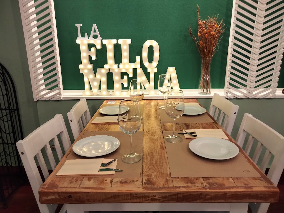 Restaurante La Filomena mesa y lopez