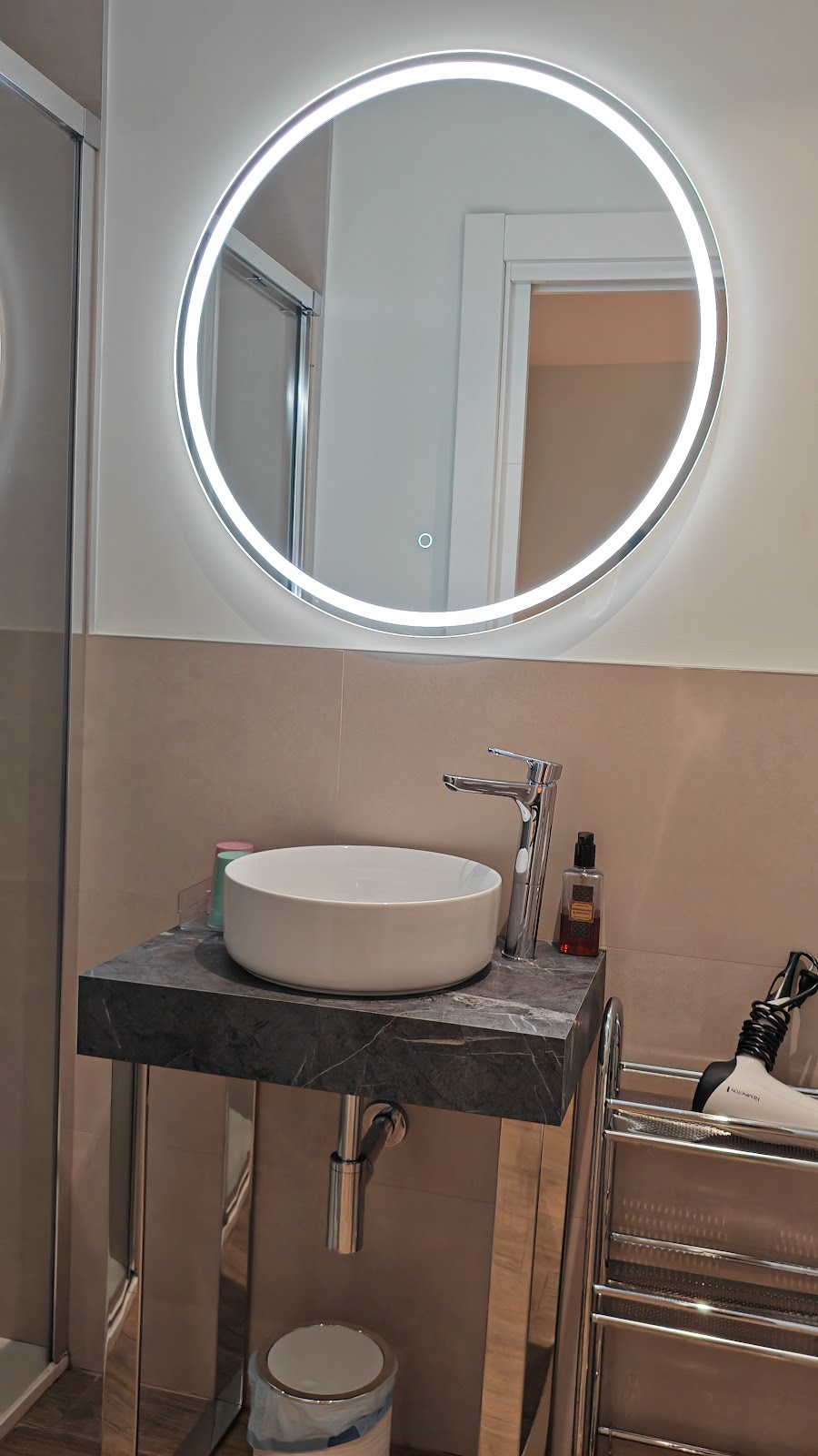 Dorinda Rooms y AMELIA - Foto 5