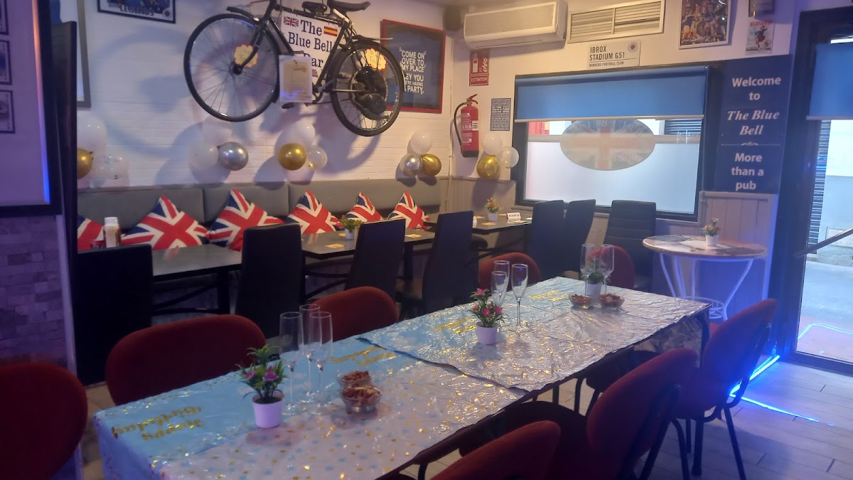 Blue bell Bar and Danni's Cafe - Foto 4