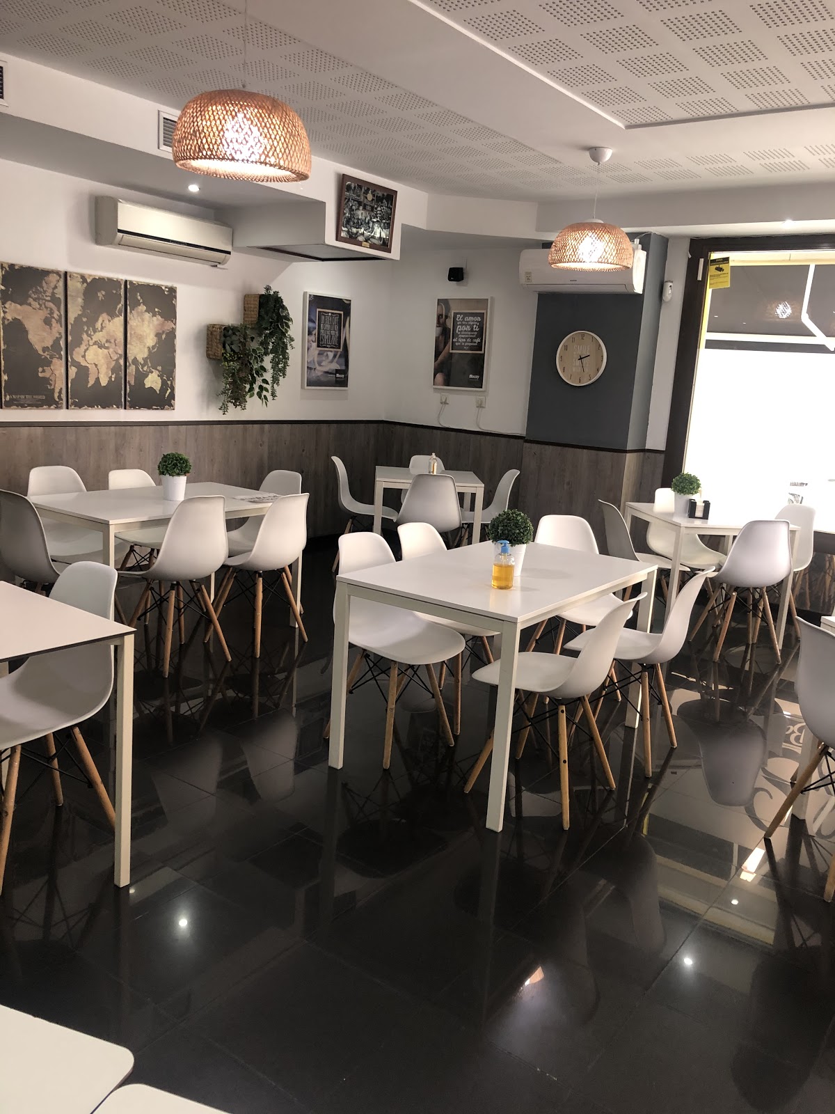 D&S Cafe Bar - Foto 1