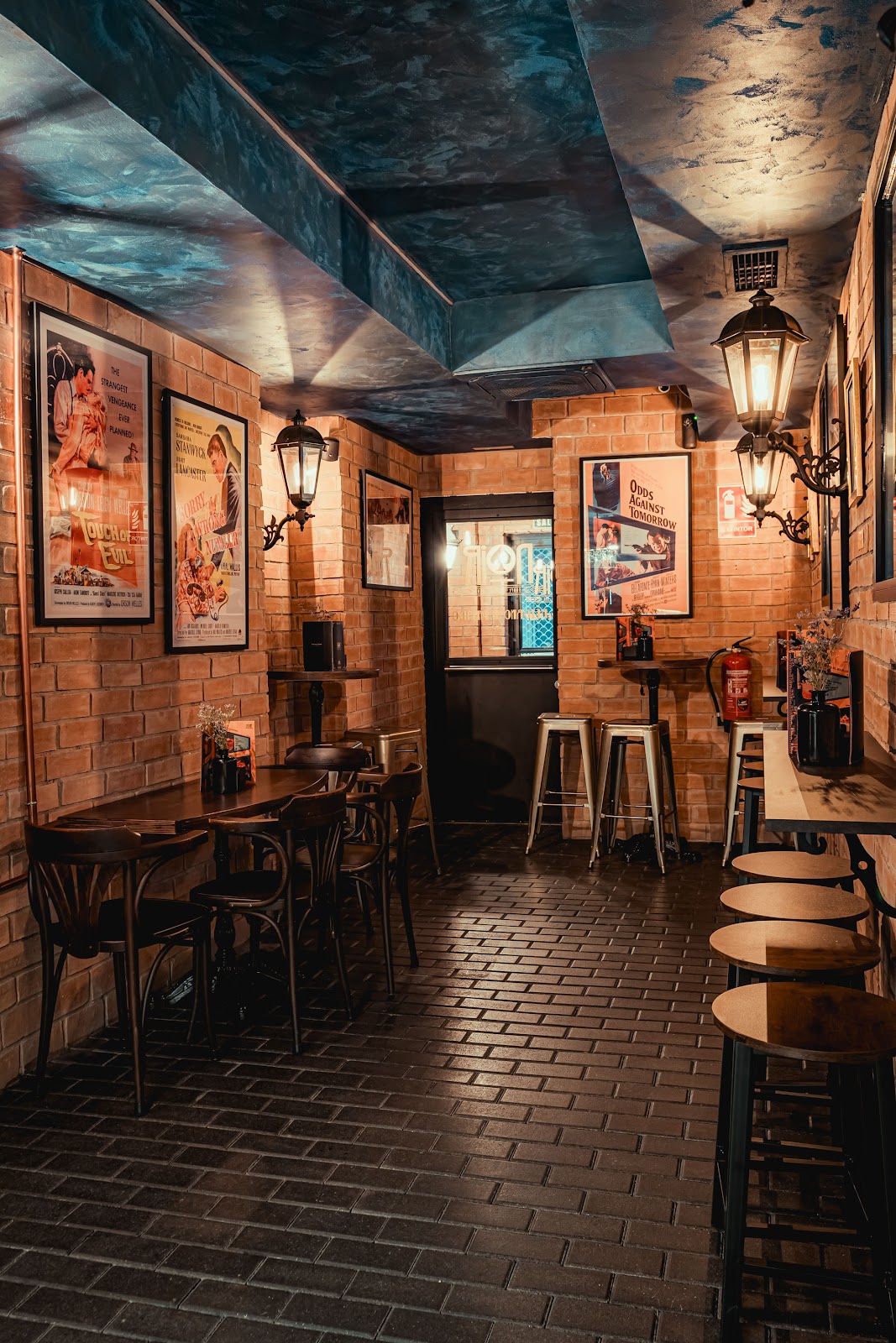 NOIR Craft Cocktail Bar