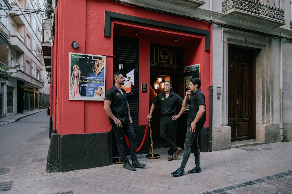 NOIR Craft Cocktail Bar - Foto 4