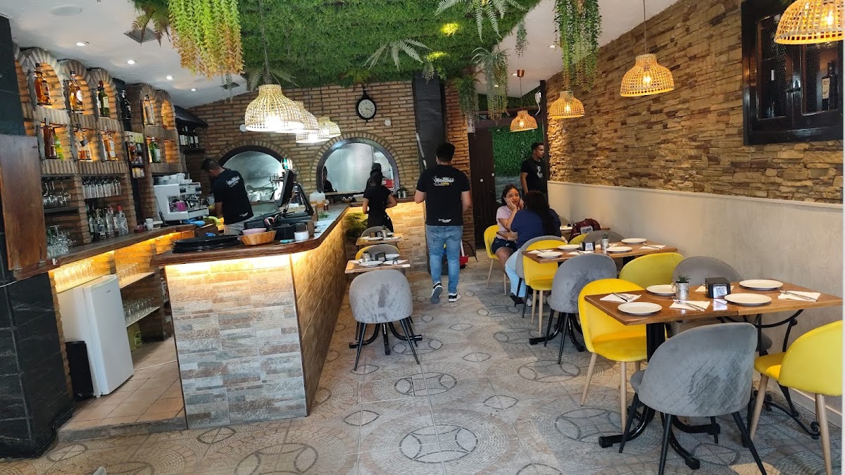 Merecumbe Comida Venezonala Plaza De la Fuente honda, C. Antonio Machado, 10, 28911 Leganés, Madrid - Foto 1