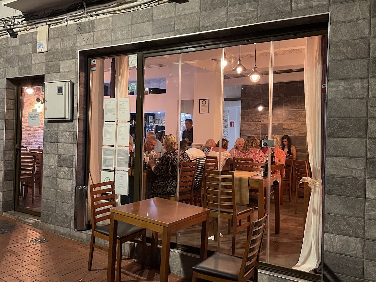 Paneil's Steakhouse & Restaurant - Foto 1