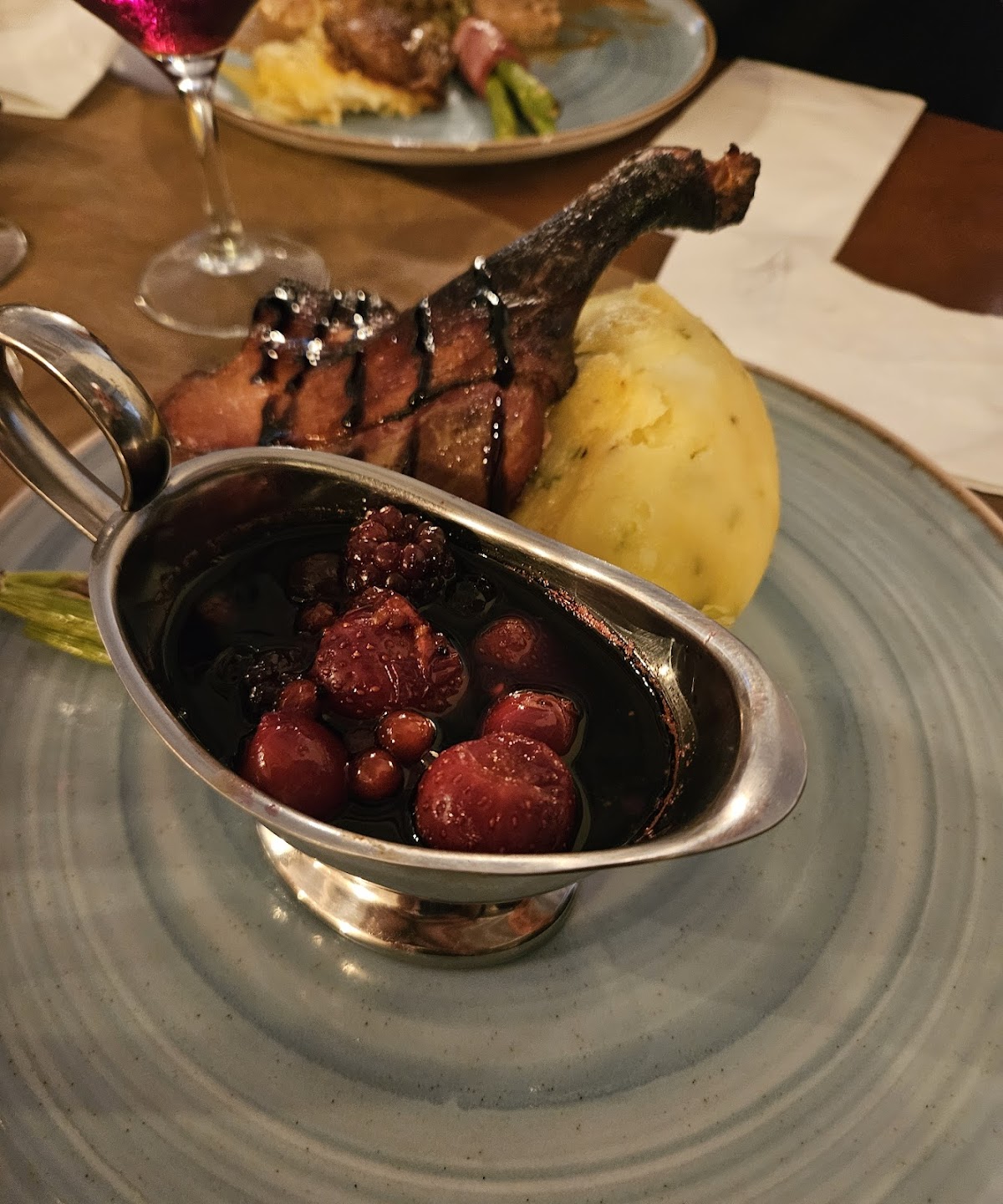 Paneil's Steakhouse & Restaurant - Foto 2