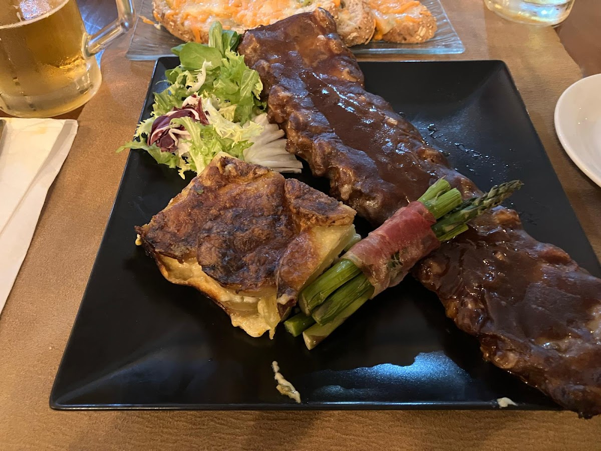 Paneil's Steakhouse & Restaurant - Foto 3