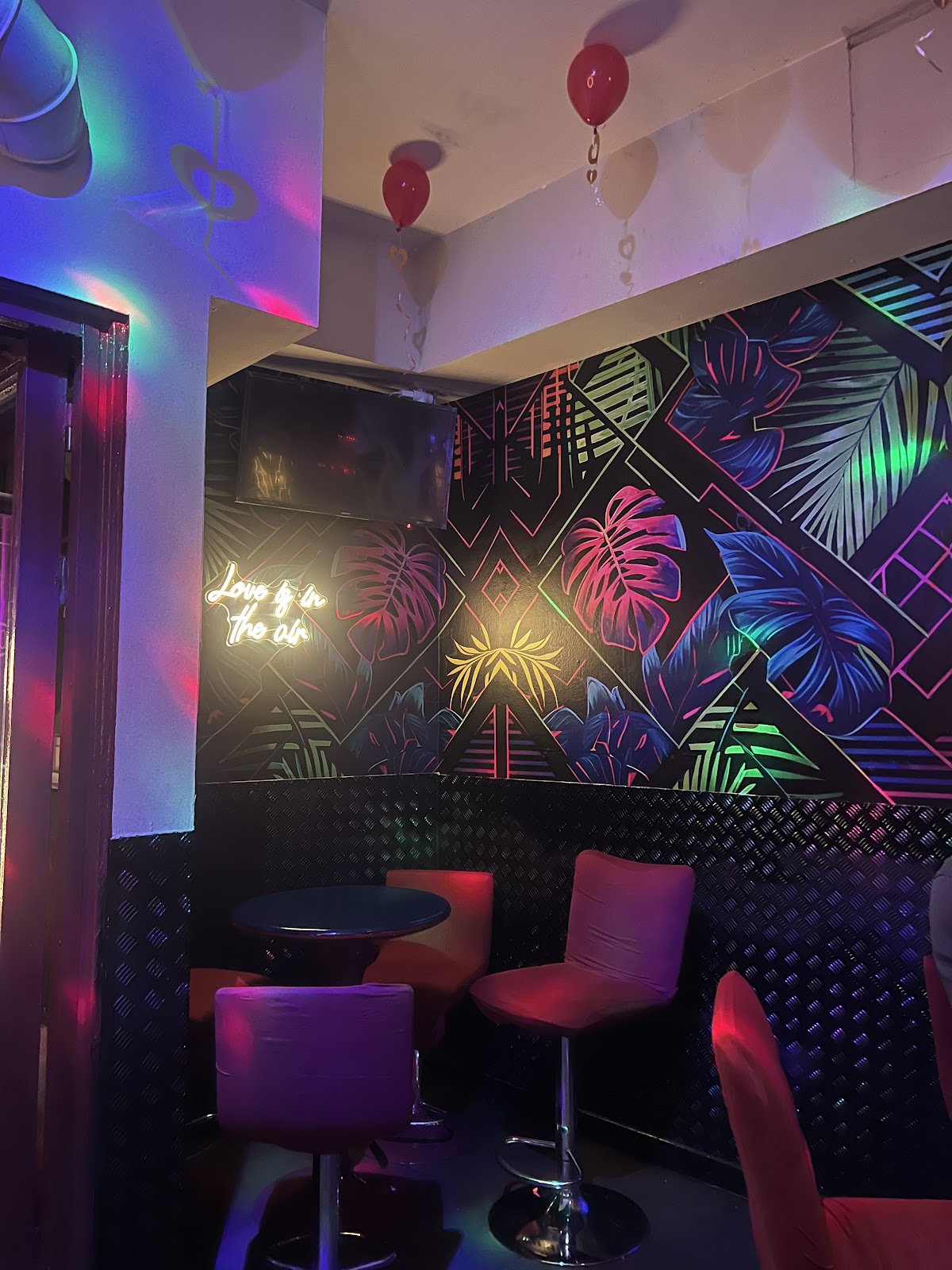 Edén de Huertas Bar de Copas y Cachimbas - Foto 4