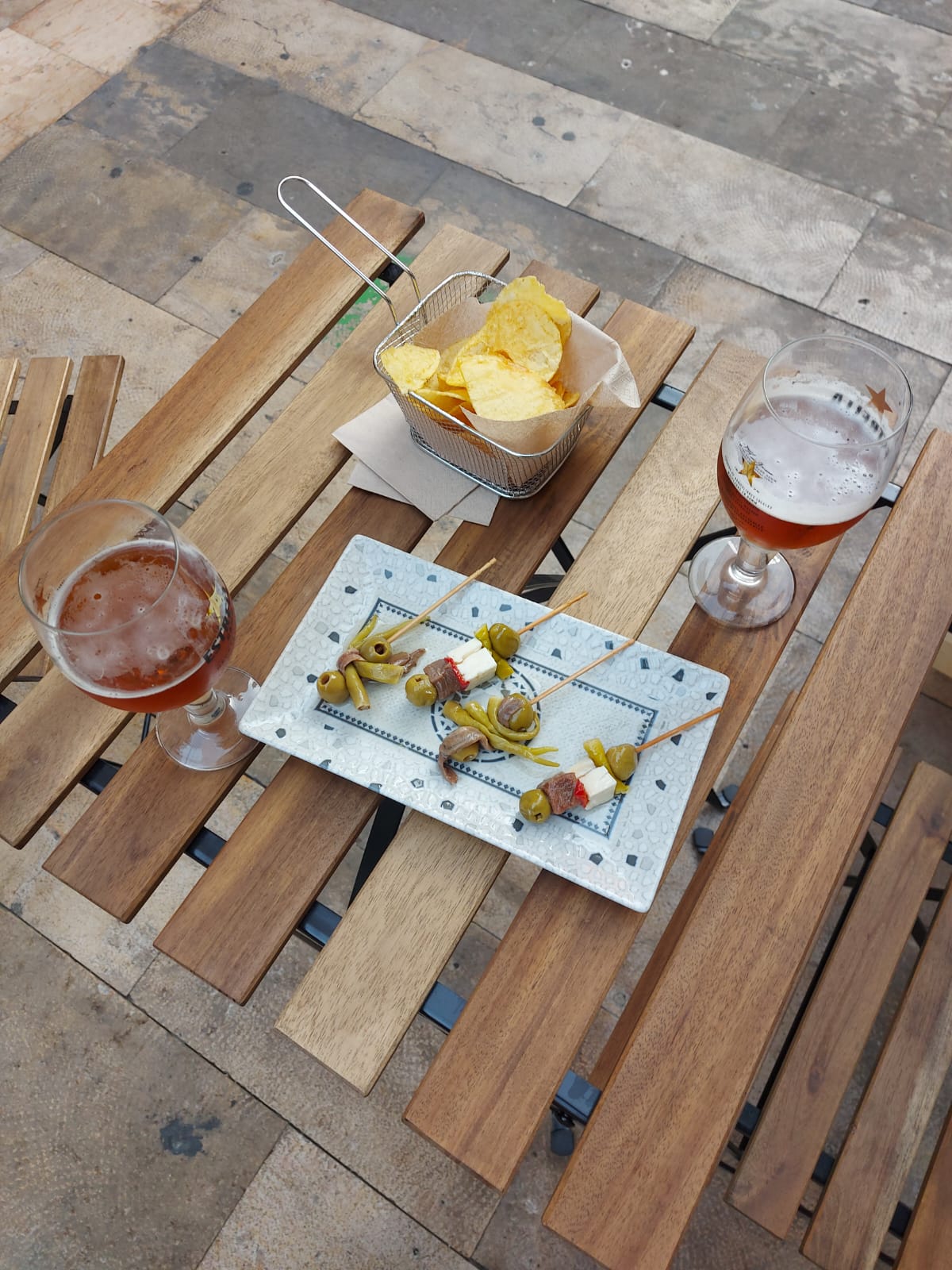 Mientras Tanto - restobar • tapas • drinks - Foto 2