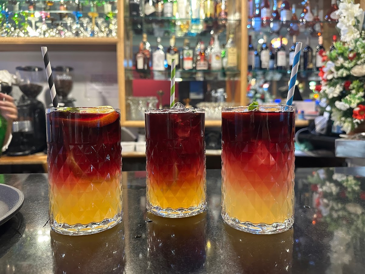 Radhuni Indian Restaurant - Foto 2