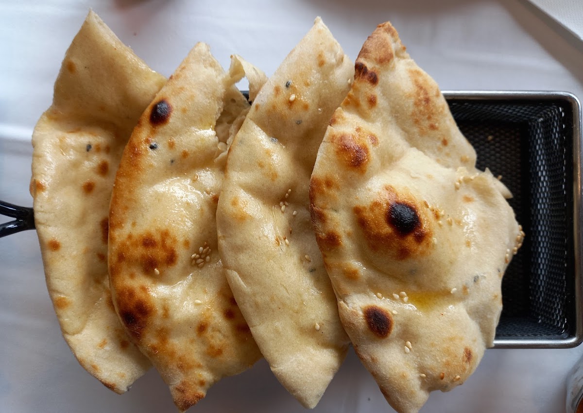 Radhuni Indian Restaurant - Foto 4